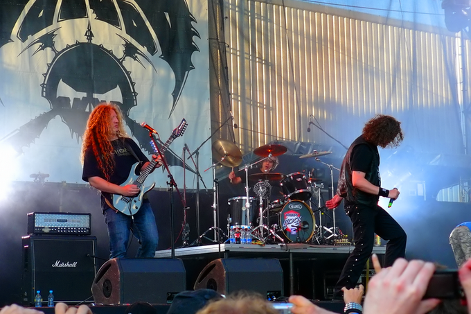 Ако не сте запознати с тази група създадена през 1982